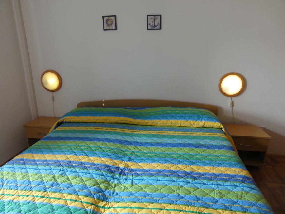 Nice And Cozy Apartment Ferry In Medulin Buitenkant foto