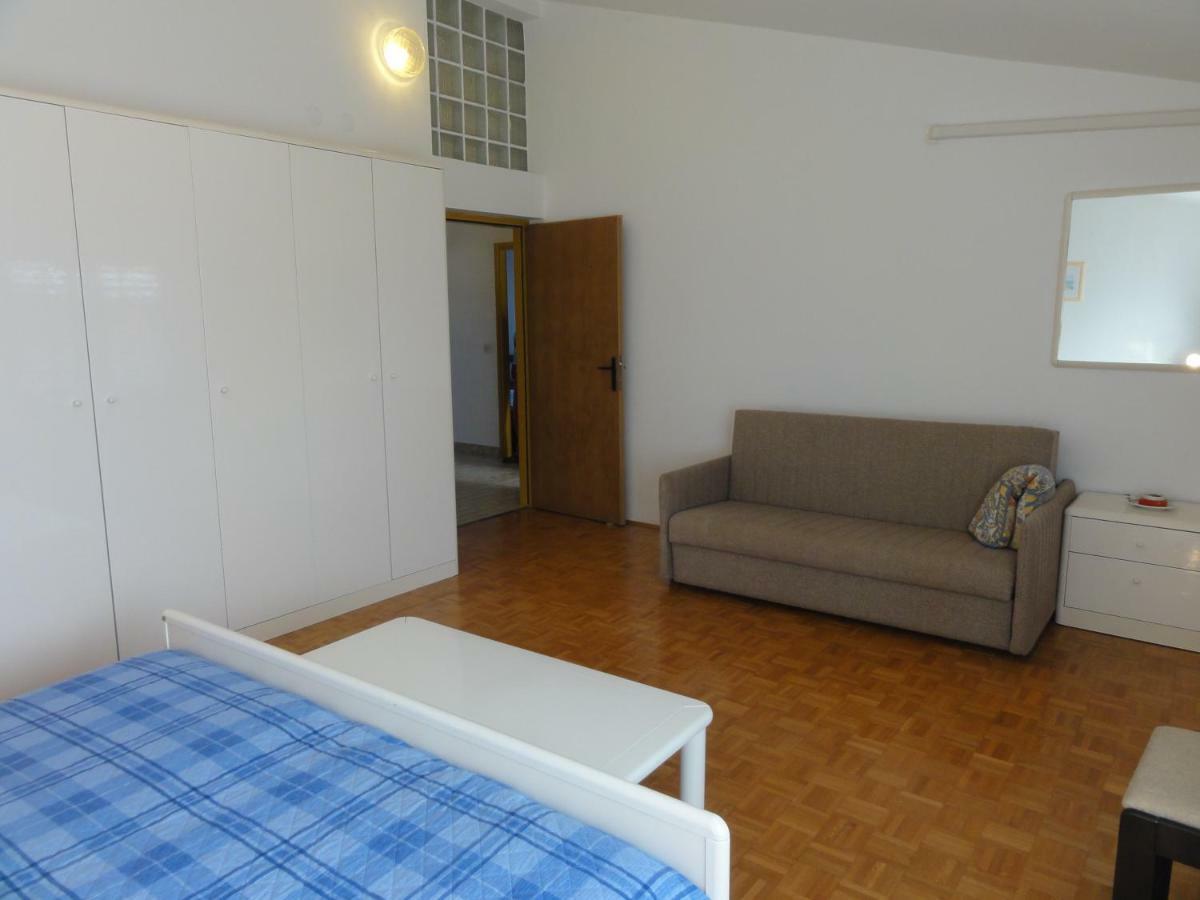 Nice And Cozy Apartment Ferry In Medulin Buitenkant foto