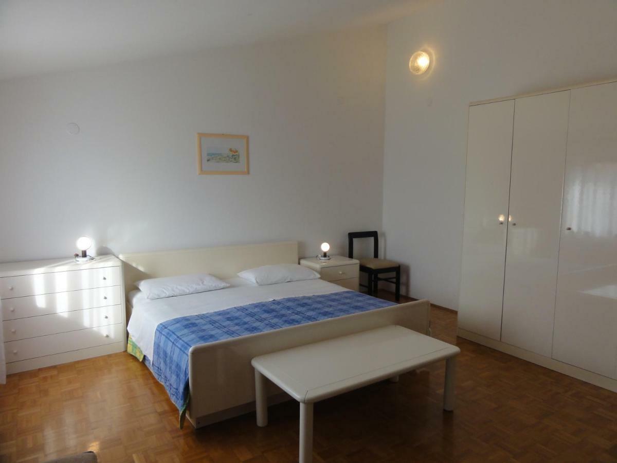 Nice And Cozy Apartment Ferry In Medulin Buitenkant foto