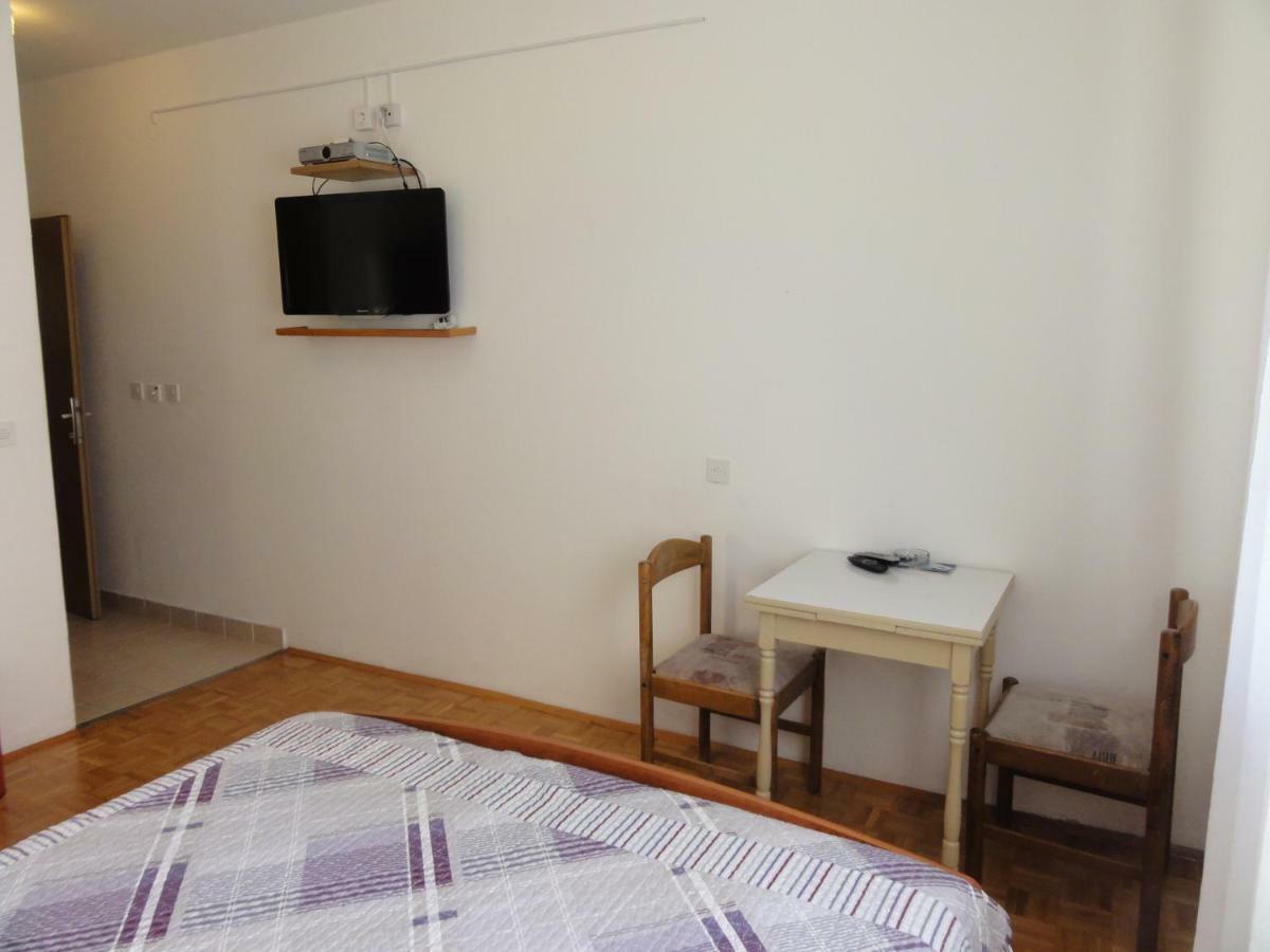Nice And Cozy Apartment Ferry In Medulin Buitenkant foto