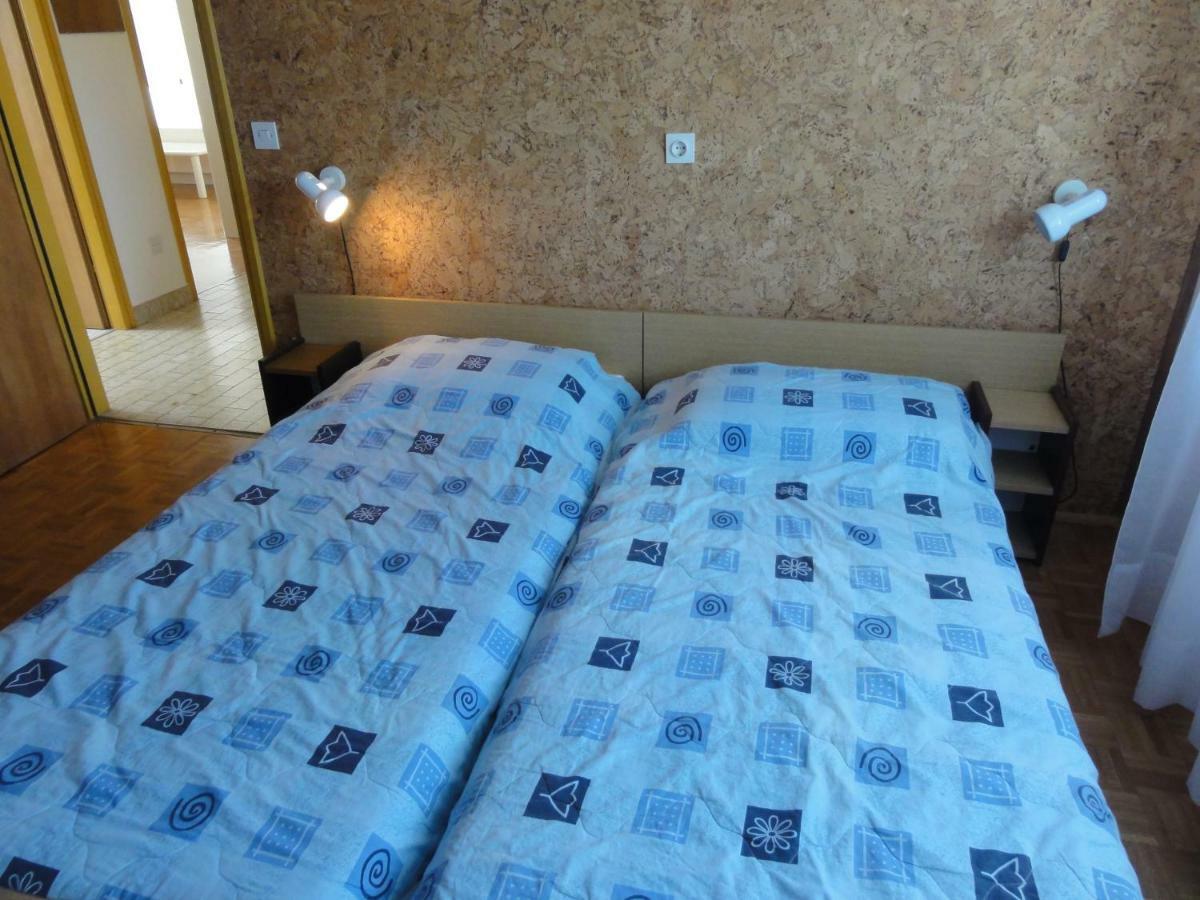 Nice And Cozy Apartment Ferry In Medulin Buitenkant foto